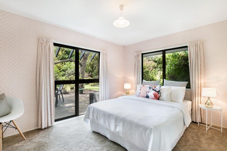 Photo of property in 24 Jack Paterson Road, Opaheke, Papakura, 2584