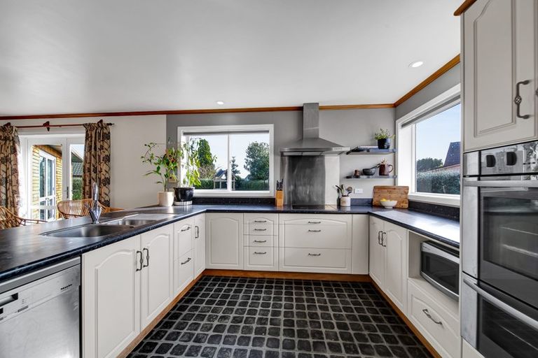 Photo of property in 10 Maire Street, Hawera, 4610