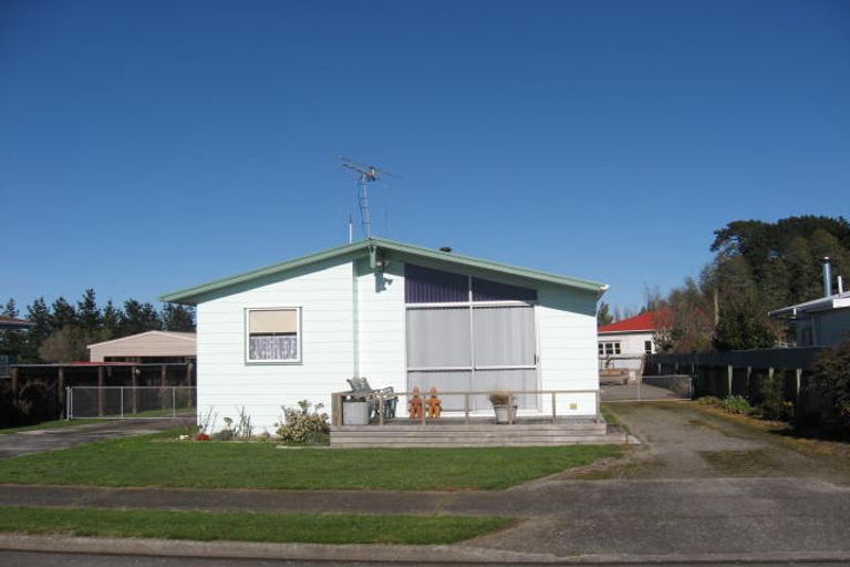 Photo of property in 6 Moore Crescent, Carterton, 5713