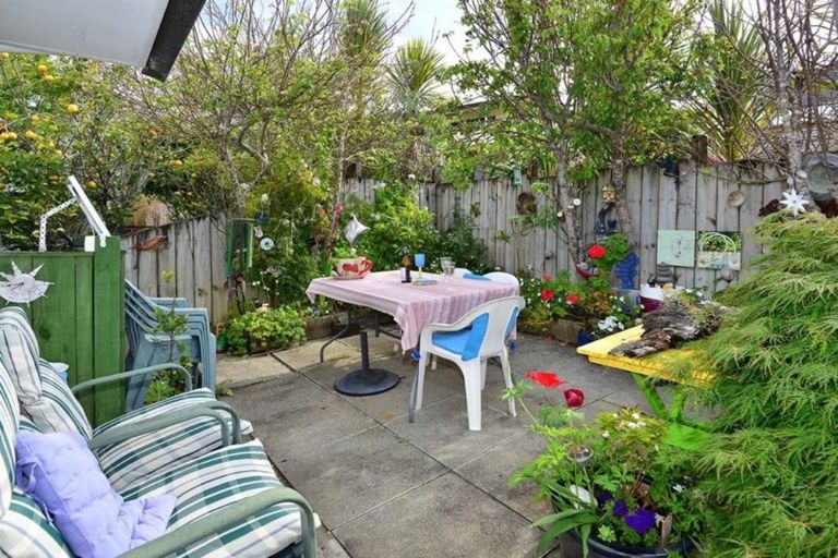 Photo of property in 17 Merehai Place, Snells Beach, 0920