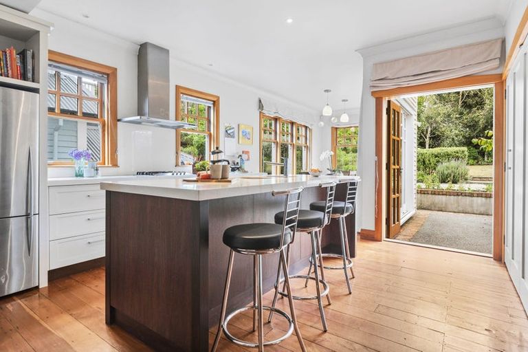 Photo of property in 31 Rimu Road, Kelburn, Wellington, 6012