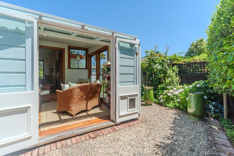 Photo of property in 1 Totara St Rona Bay, Eastbourne, Lower Hutt, 5013