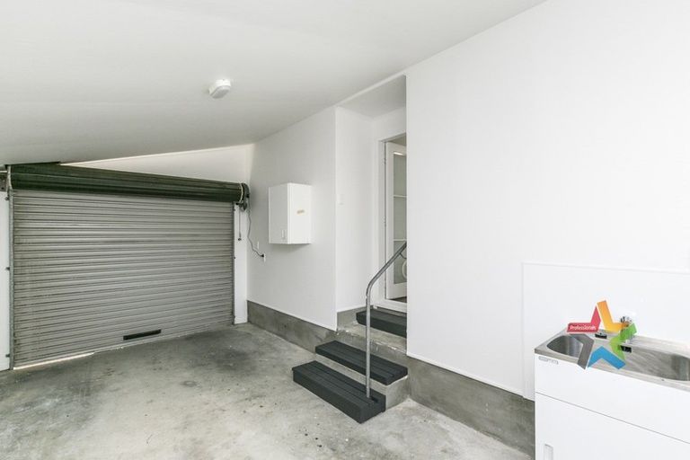 Photo of property in 178 Queens Drive, Lyall Bay, Wellington, 6022
