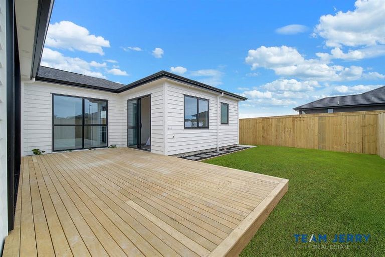 Photo of property in 99 Mutetai Road, Clarks Beach, 2122