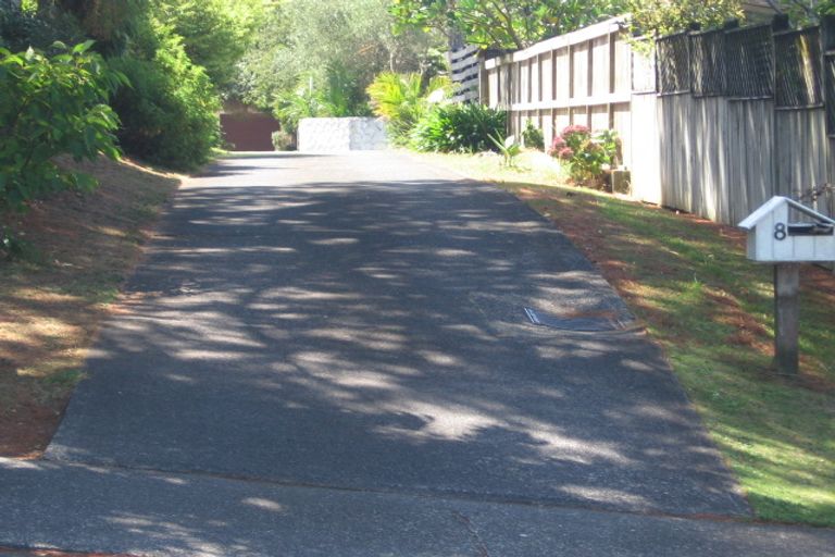 Photo of property in 1/6 Gladys Avenue, Glenfield, Auckland, 0629