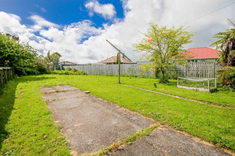 Photo of property in 23 Colvin Street, Westport, 7825