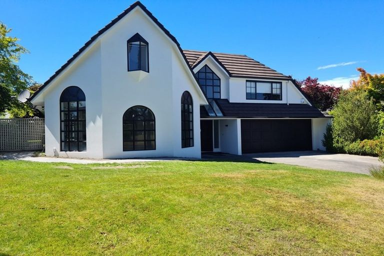 Photo of property in 18 Glenburn Place, Avonhead, Christchurch, 8042