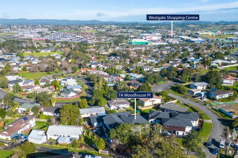 Photo of property in 7a Woodhouse Place, West Harbour, Auckland, 0618