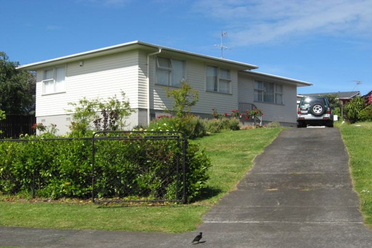 Photo of property in 8 Claresholm Place, Mangere Bridge, Auckland, 2022