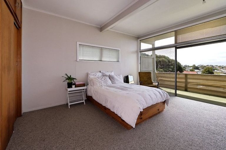 Photo of property in 121 Mcleod Road, Te Atatu South, Auckland, 0610