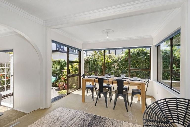 Photo of property in 9 Holly Road, Merivale, Christchurch, 8014