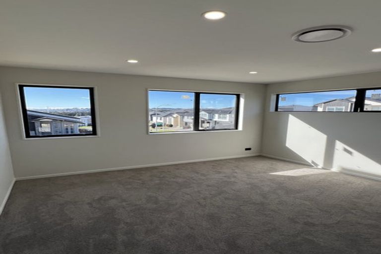Photo of property in 1 Ripa Street, Flat Bush, Auckland, 2019
