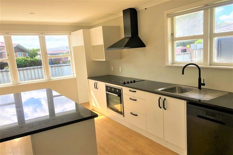 Photo of property in 15 English Street, St Andrews, Hamilton, 3200