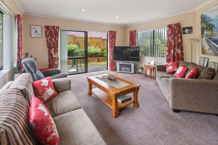 Photo of property in 9 Heaphy Place, Pukehangi, Rotorua, 3015