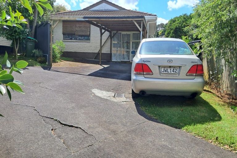 Photo of property in 1/7 Dalkeith Place, Opaheke, Papakura, 2113