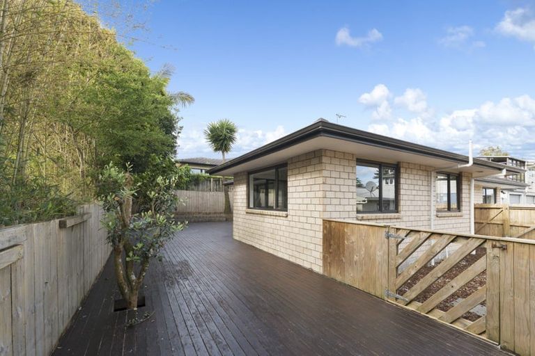 Photo of property in 27a Chorley Avenue, Massey, Auckland, 0614