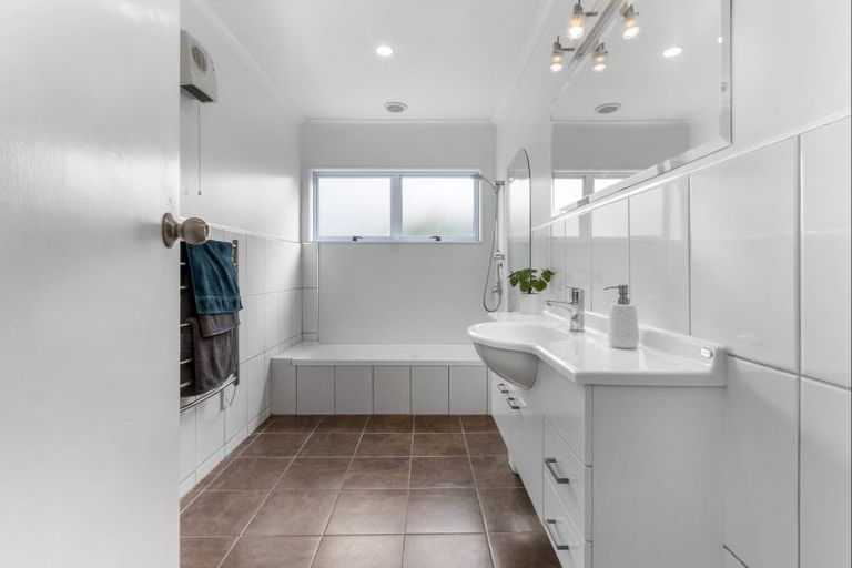 Photo of property in 58 Auckland Road, Greenmeadows, Napier, 4112