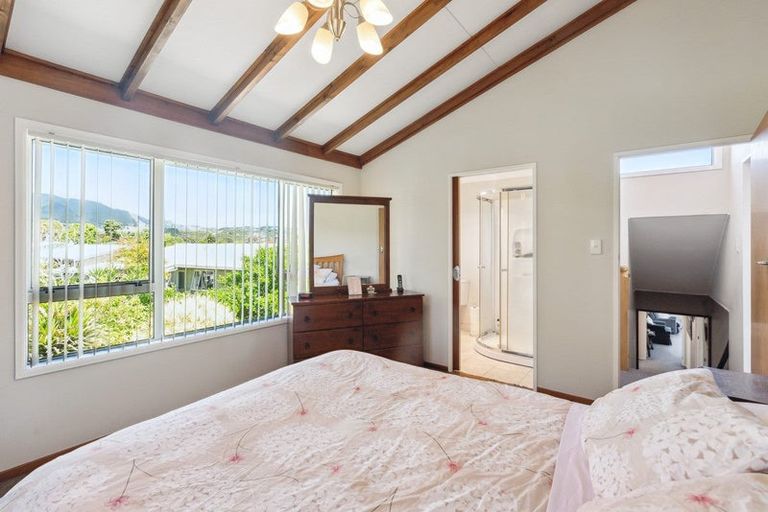 Photo of property in 4 Elder Grove, Paraparaumu, 5032