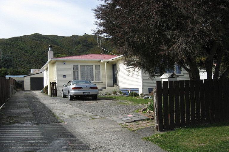 Photo of property in 26 Wise Street, Wainuiomata, Lower Hutt, 5014