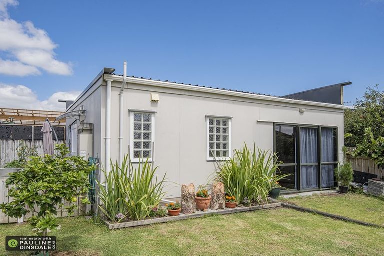 Photo of property in 6 North Street, Woodhill, Whangarei, 0110