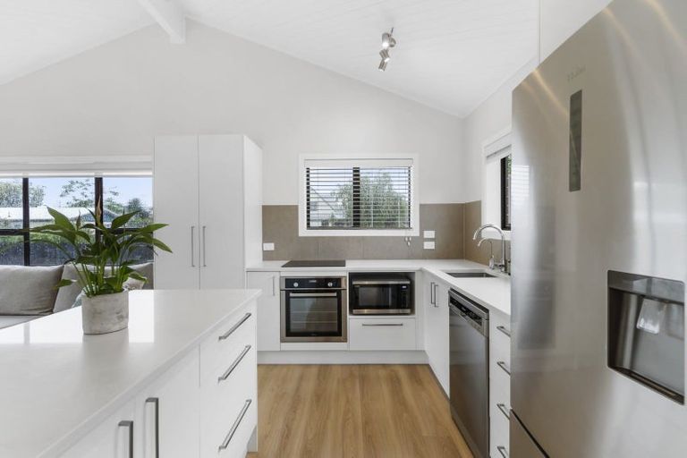 Photo of property in 7 Rheingold Place, Huapai, Kumeu, 0810