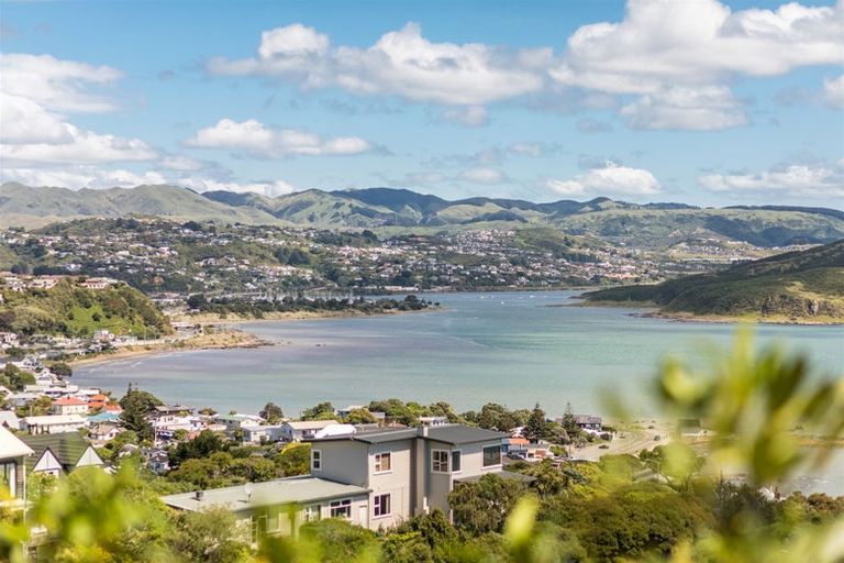 Photo of property in 13 The Track, Plimmerton, Porirua, 5026