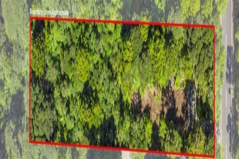 Photo of property in 747 Scenic Drive, Henderson Valley, Auckland, 0612