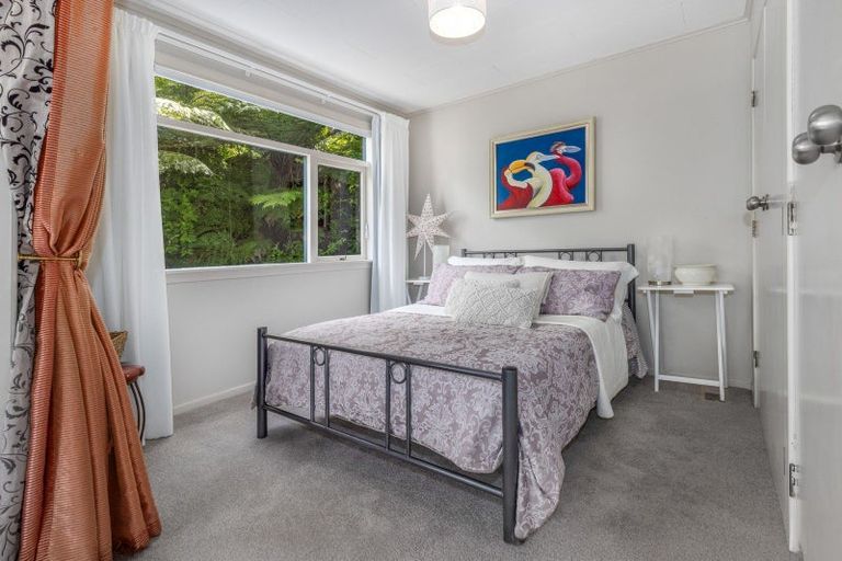 Photo of property in 48 Seaview Road, Paremata, Porirua, 5024
