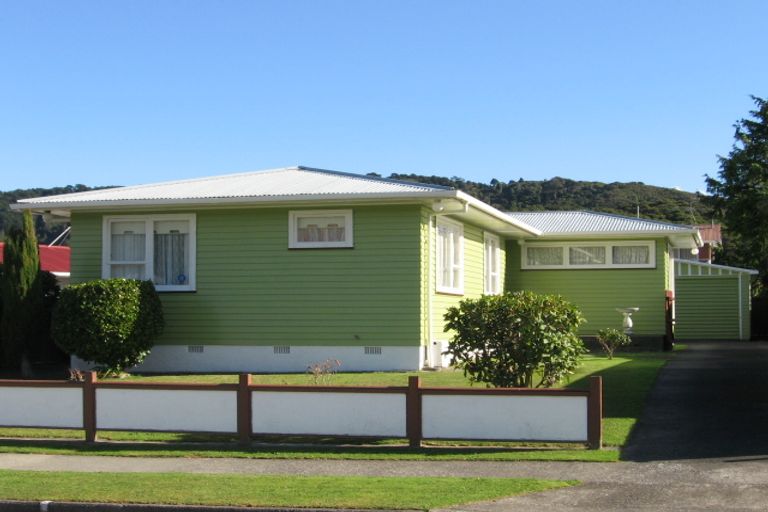 Photo of property in 47 Momona Street, Wainuiomata, Lower Hutt, 5014