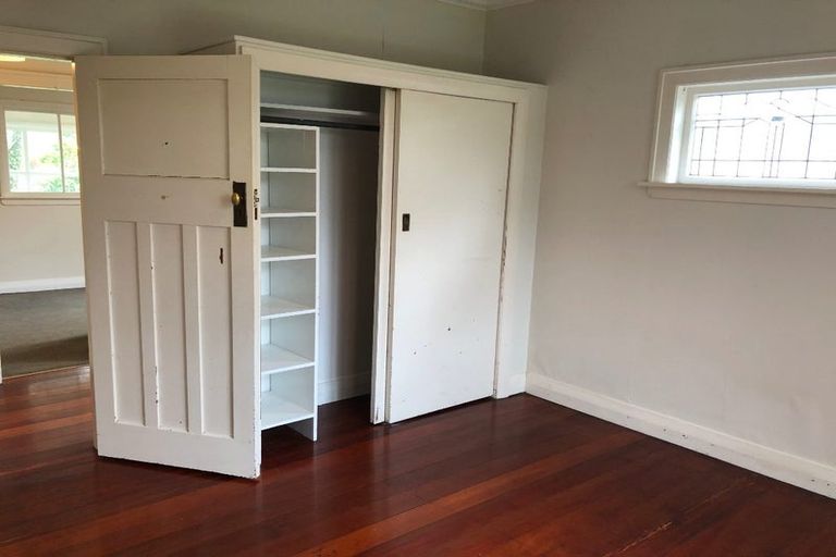 Photo of property in 24 Izard Road, Khandallah, Wellington, 6035