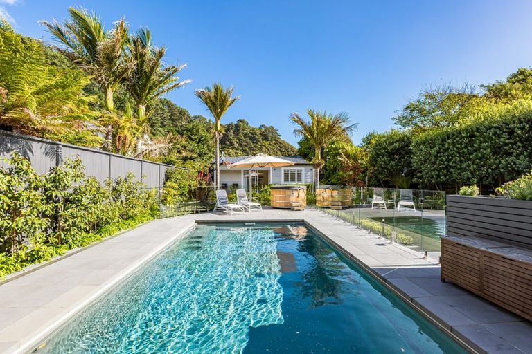 Photo of property in 15 Nikau Street, Eastbourne, Lower Hutt, 5013