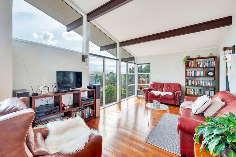 Photo of property in 4 Seabar Place, Glen Eden, Auckland, 0602