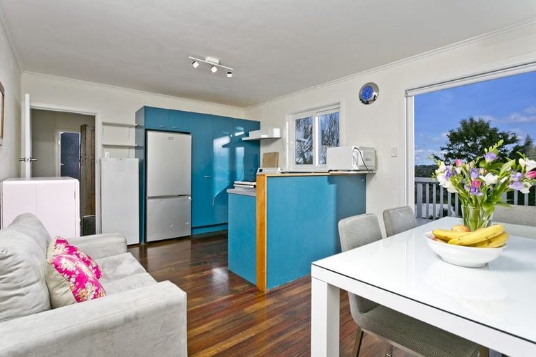 Photo of property in 42 Carlisle Road, Browns Bay, Auckland, 0630