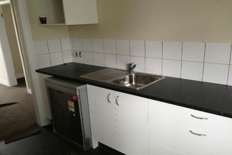 Photo of property in 2a Henry Street, Ebdentown, Upper Hutt, 5018