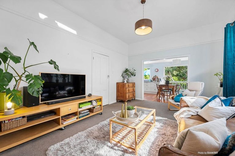 Photo of property in 12 Danube Street, Island Bay, Wellington, 6023