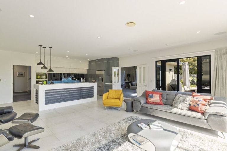 Photo of property in 49 Shelter Grove, Frankleigh Park, New Plymouth, 4310