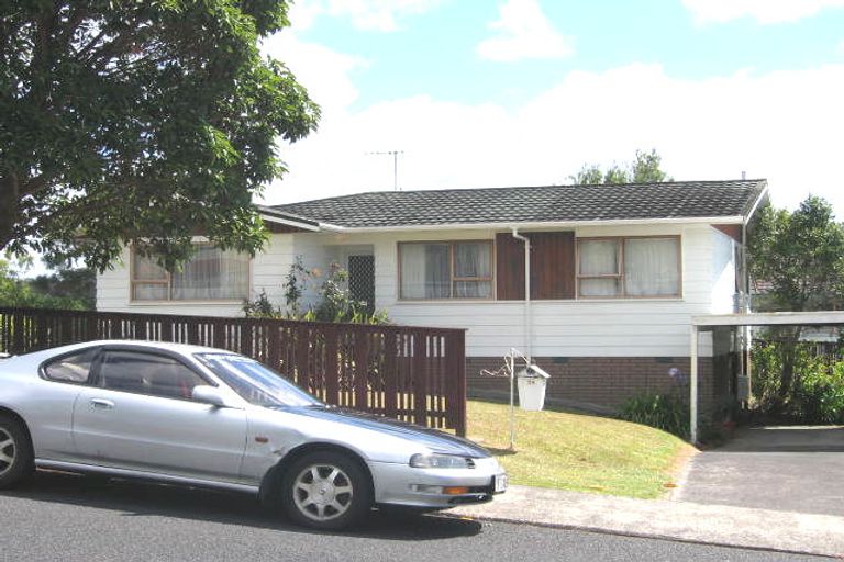 Photo of property in 1/2 Spinella Drive, Bayview, Auckland, 0629