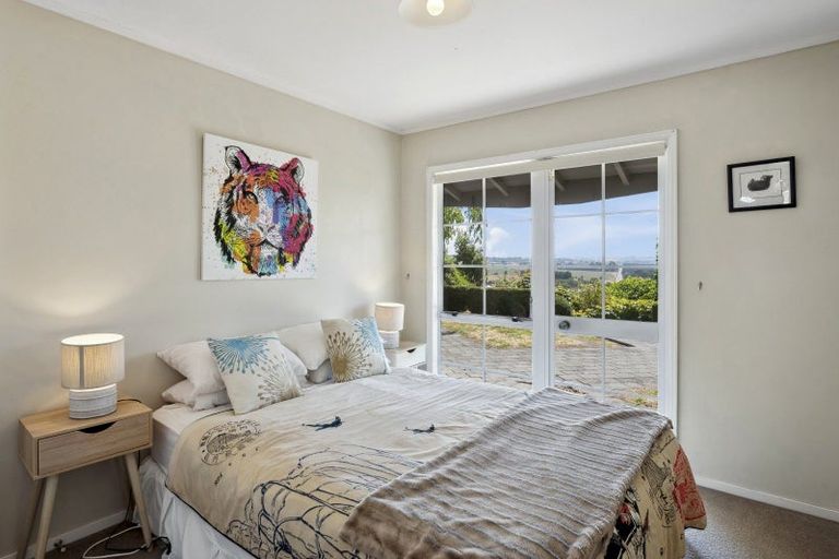 Photo of property in 7 Krissell Place, Acacia Bay, Taupo, 3330