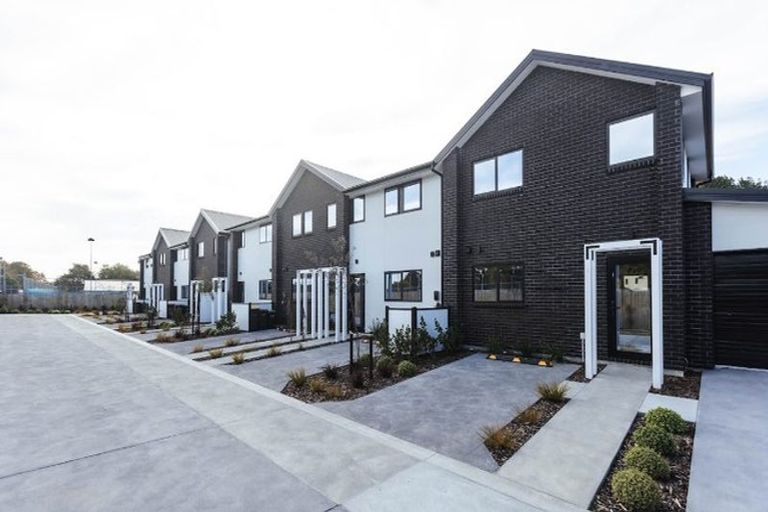 Photo of property in 1/10 Matata Place, Dallington, Christchurch, 8061