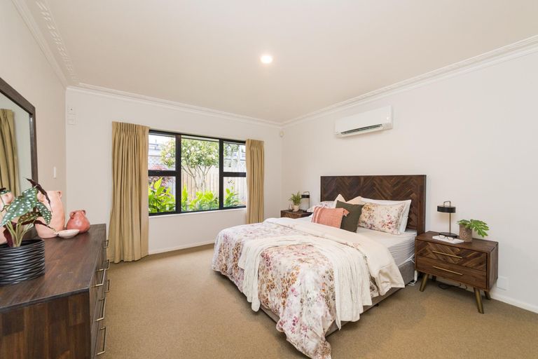 Photo of property in 15 Phoenix Avenue, Hokowhitu, Palmerston North, 4410