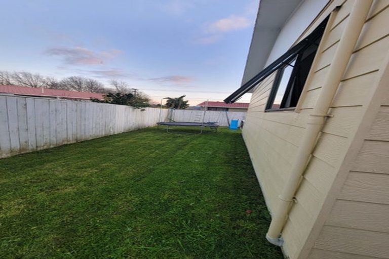 Photo of property in 96 Parrs Cross Road, Henderson, Auckland, 0612