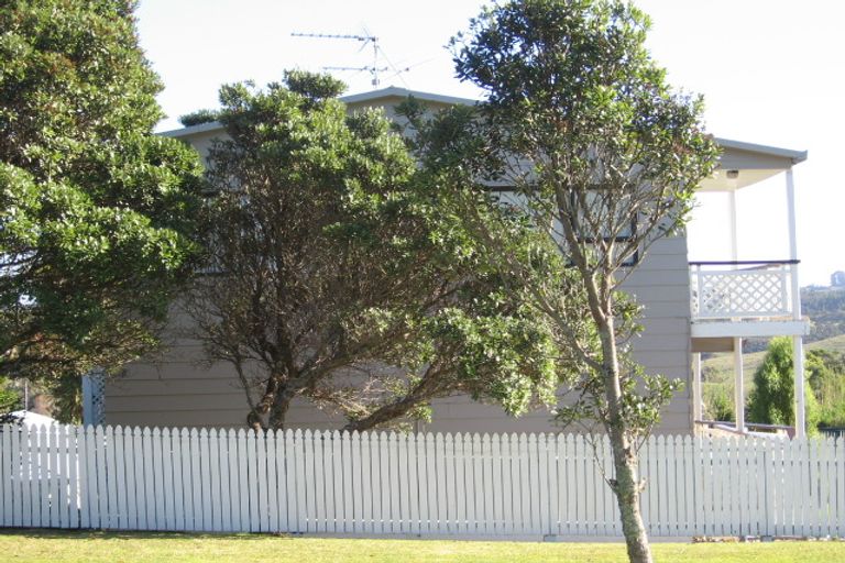 Photo of property in 3 Hillcrest Road, Hatfields Beach, Orewa, 0931