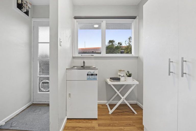 Photo of property in 5 Neave Place, Hillmorton, Christchurch, 8025