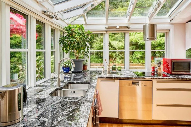 Photo of property in 15 Whiorau Grove, Lowry Bay, Lower Hutt, 5013