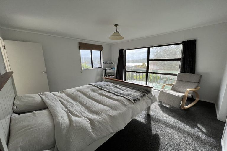 Photo of property in 11 Kinnel Grove, Papakowhai, Porirua, 5024