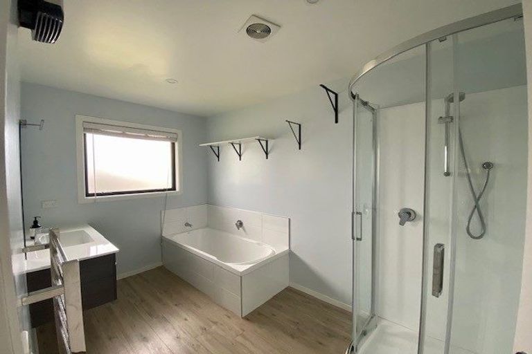 Photo of property in 60 Sherwin Avenue, Albert Town, Wanaka, 9305