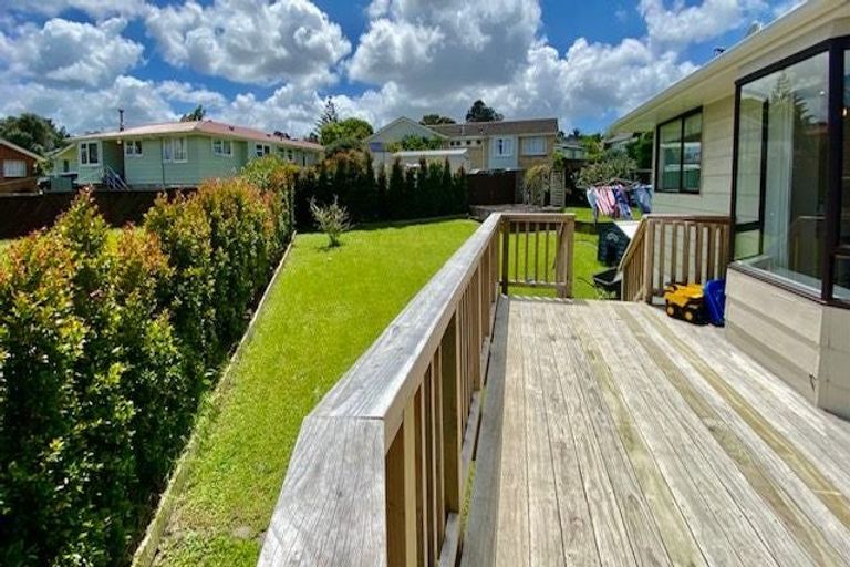 Photo of property in 8 West Harbour Drive, West Harbour, Auckland, 0618