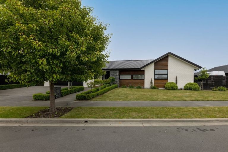 Photo of property in 5 Bronco Drive, Aidanfield, Christchurch, 8025