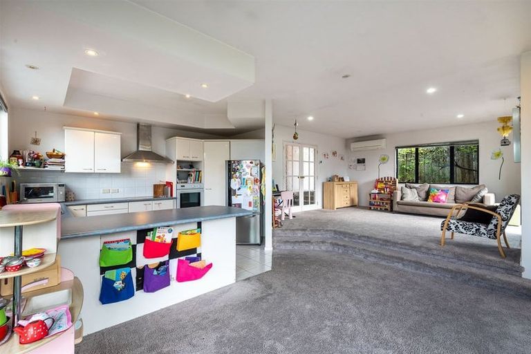 Photo of property in 9 Dalmeny Close, Murrays Bay, Auckland, 0630