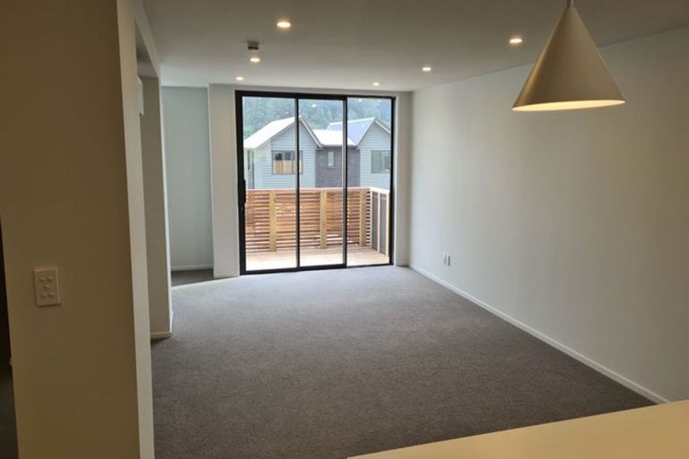 Photo of property in 21 Holystone Road, Whitby, Porirua, 5024